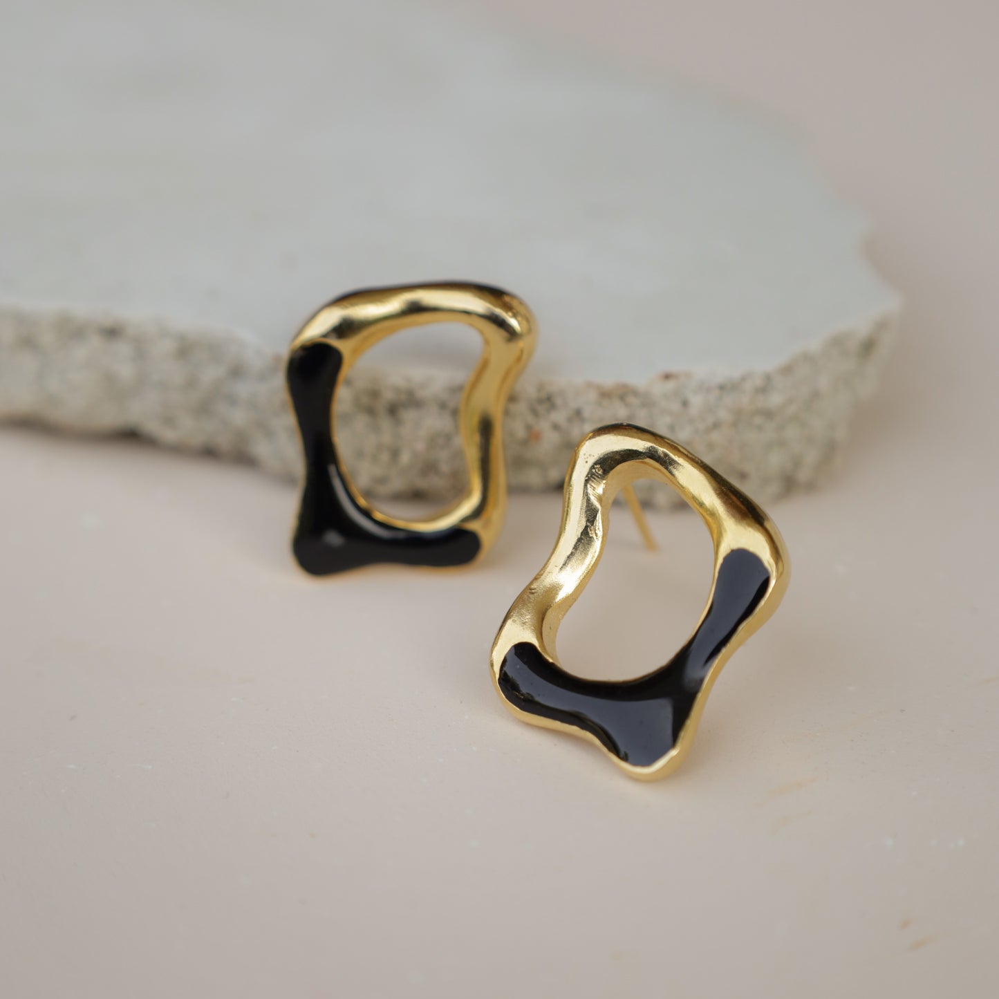 Theia Studs (Black)